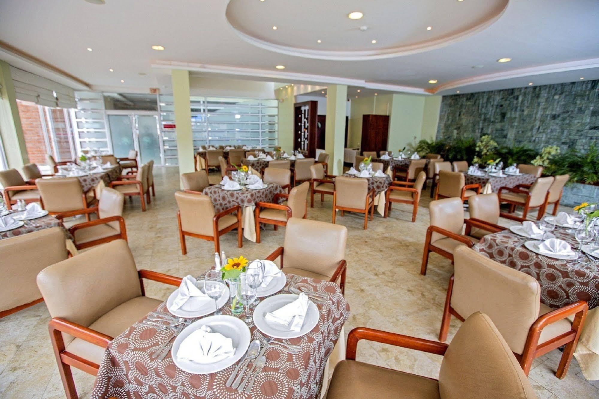 Hotel Ambato Eksteriør billede